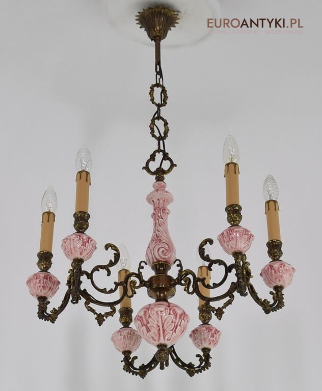 różowy żyrandol różowy żyrandol